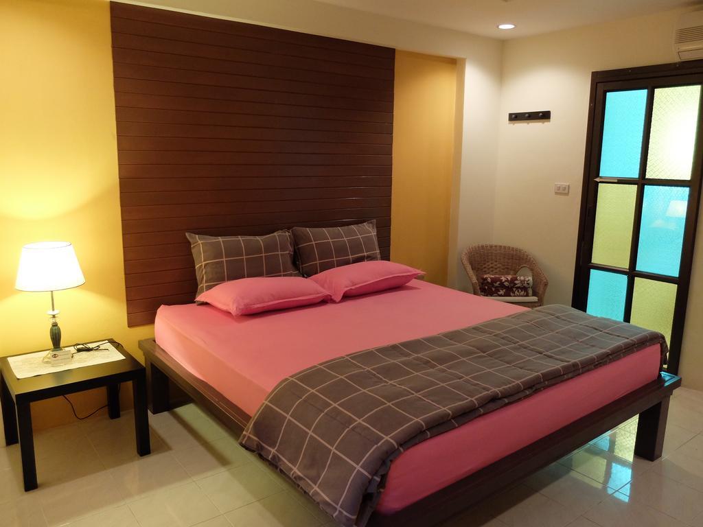 Chambre Lit King-Size Standard - Chambre Uniquement